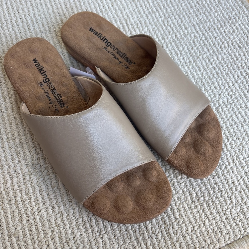 Walking Cradles Women's Size 7 Narrow Taupe Cam Slides Made In Brazil